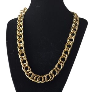 Elegant Women's Channel Style Gold Tone Chain Necklace